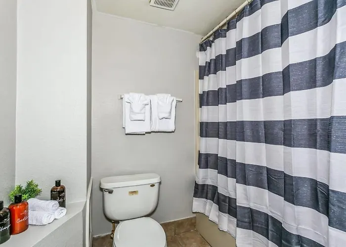 Apartment North Highlands Nest- Unit D