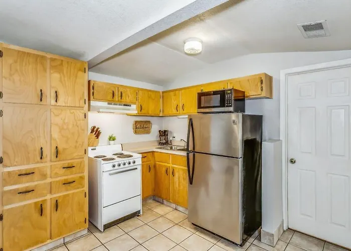 North Highlands Nest- Unit D Apartment *