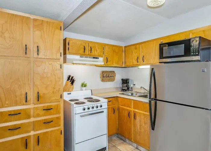 North Highlands Nest- Unit D Apartment *