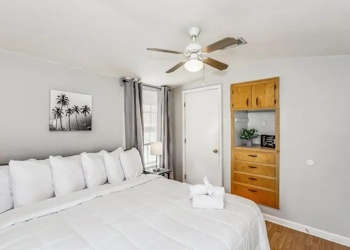 North Highlands Nest- Unit D * Pensacola