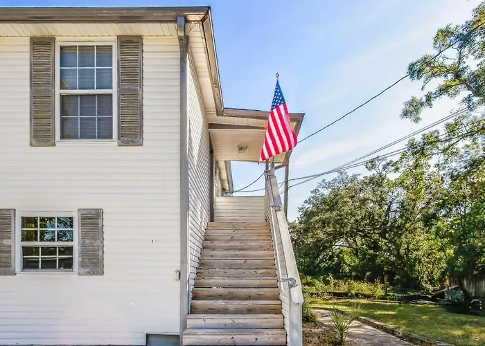 North Highlands Nest- Unit D Pensacola