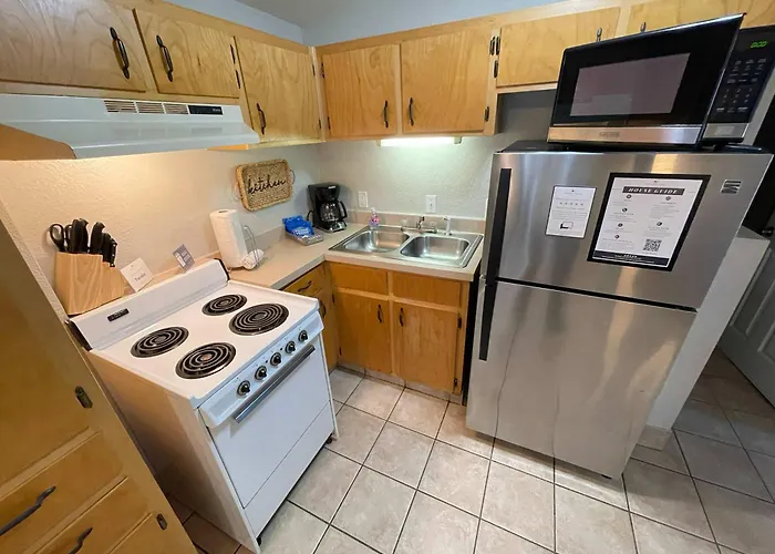 North Highlands Nest- Unit D * Pensacola