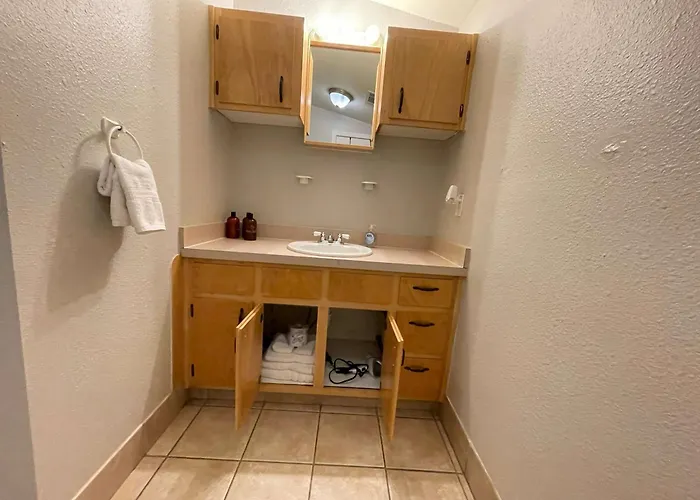 Apartment North Highlands Nest- Unit D *